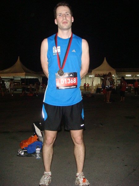 Beat the sunrise (Singapore Sundown Marathon 2010) - Mentom ...